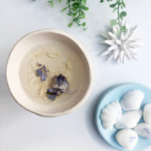 Load image into Gallery viewer, Island Aura Braye wax melts
